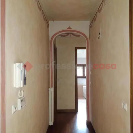 Image 2 - Via Antonio Pizzuto, 52100 Arezzo AR, Italy - Apartment for rent