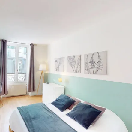 Rent this 5 bed room on 2 Rue Serpente in 75006 Paris, France