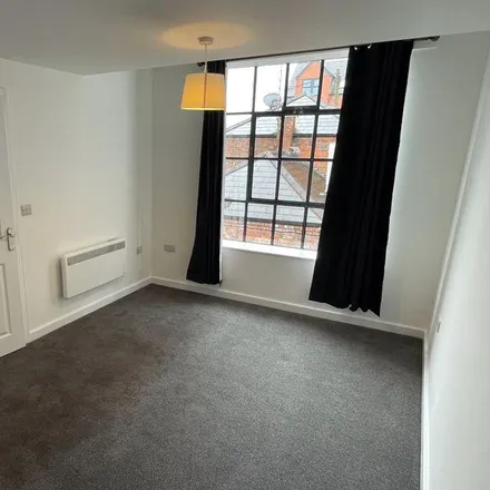 Image 5 - Manhattans, 5 Clifford Street, Long Eaton, NG10 1ED, United Kingdom - Apartment for rent