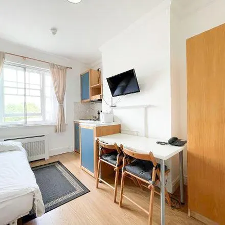 Image 2 - Brandenburgh House, Fulham Palace Road, London, W6 9HH, United Kingdom - Apartment for rent