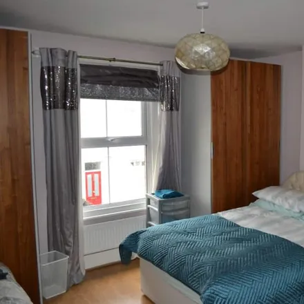 Image 6 - London, TW8 9NY, United Kingdom - House for rent