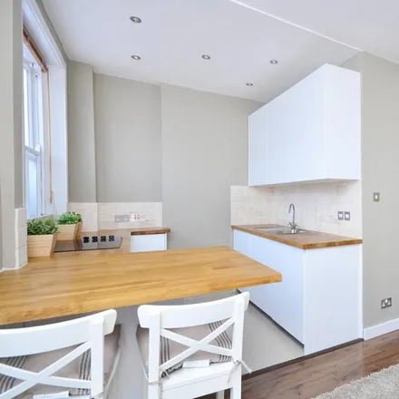 Rent this 1 bed apartment on Westmoreland Place in London, SW1V 4AA