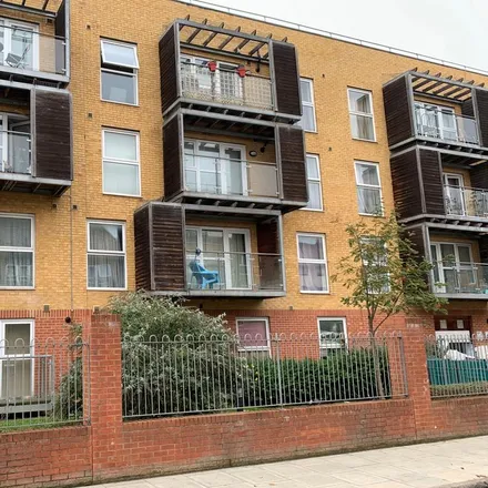 Rent this 1 bed apartment on 170C Sumner Road in London, SE15 6JL