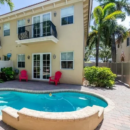 Image 2 - 1115 Northeast 14th Avenue, Fort Lauderdale, FL 33304, USA - Townhouse for sale