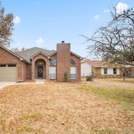 Buy this 3 bed house on 3904 South Redbud Avenue in Broken Arrow, OK 74011