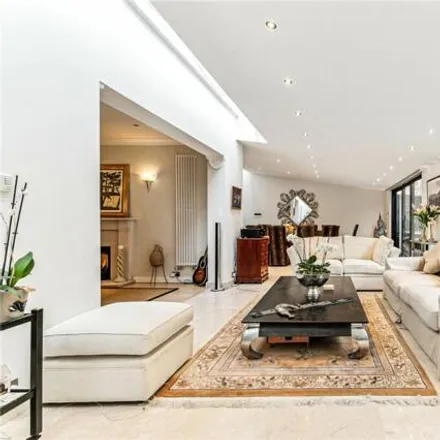 Image 4 - 133 Sutherland Grove, London, SW18 5QN, United Kingdom - House for rent