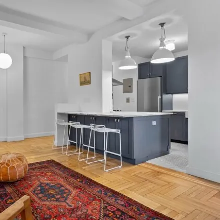 Image 3 - 416 Ocean Avenue, New York, NY 11226, USA - Apartment for sale