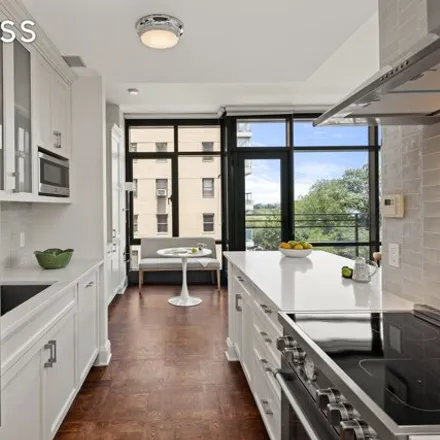 Image 4 - 170 East End Avenue, New York, NY 10128, USA - Condo for sale