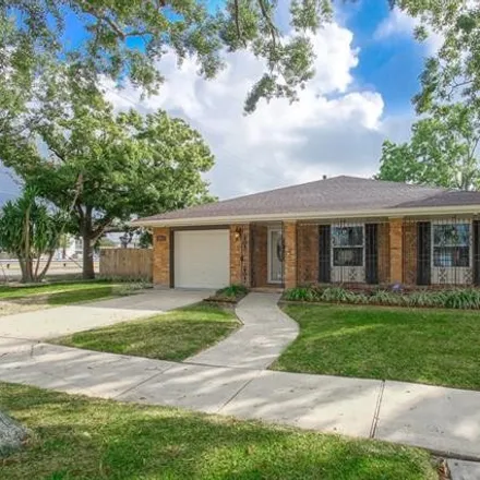 Buy this 3 bed house on 2113 Houma Boulevard in Metairie, LA 70001