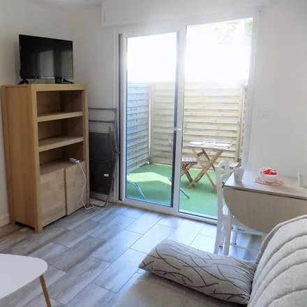 Rent this studio apartment on Royan in Rue René Gauffier, 17200 Royan