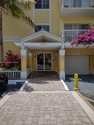 Buy this 2 bed condo on Pine Crest Prep School in Northeast 16th Avenue, Fort Lauderdale