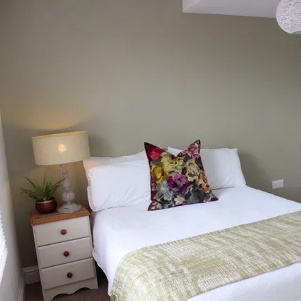 Rent this 5 bed room on 16 Burton Street in Cheltenham, GL50 3NE