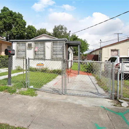 Image 3 - 3003 Northwest 45th Street, Brownsville, Miami-Dade County, FL 33142, USA - Duplex for sale