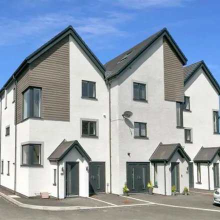 Buy this 3 bed townhouse on Glan Road in Mochdre, LL28 5DG