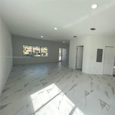 Image 4 - 498 Northwest 14th Way, Fort Lauderdale, FL 33311, USA - Townhouse for rent