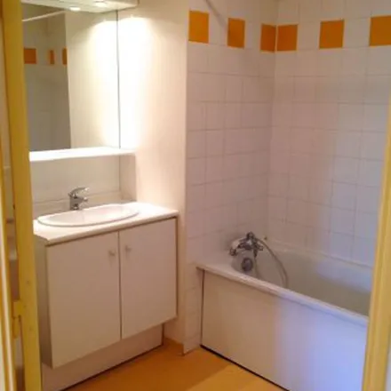 Rent this 1 bed apartment on 23 Avenue de Verdun in 26000 Valence, France