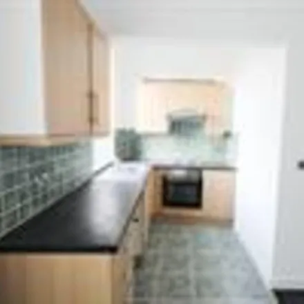 Image 3 - Park Crescent, Bradford, BD3 0JZ, United Kingdom - Apartment for rent