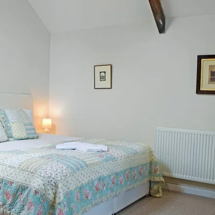 Rent this 3 bed duplex on Llanfihangel-ar-Arth in SA39 9DA, United Kingdom