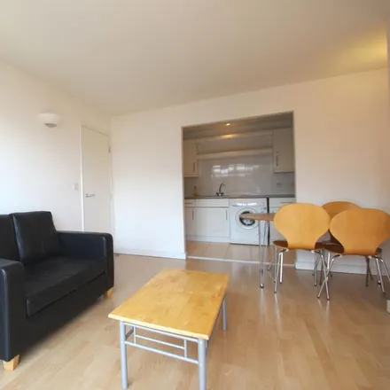Rent this 1 bed apartment on Bemerton Street in London, N1 0BS