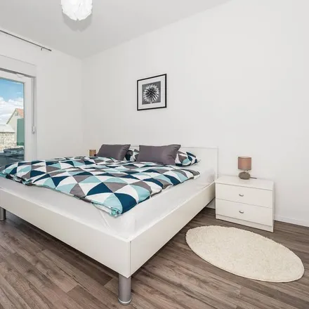 Rent this 3 bed house on Područna škola Drinovci in 6077 1, 22324 Drinovci