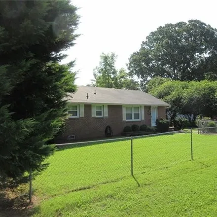 Buy this 3 bed house on 201 Kentucky Drive in Kentucky Farms, York County