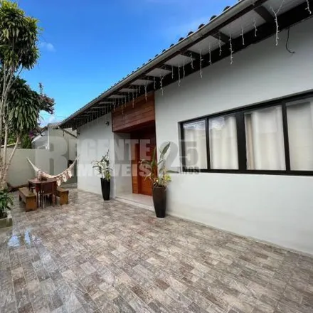 Buy this 5 bed house on Rua José Francisco Dias Areias in Trindade, Florianópolis - SC