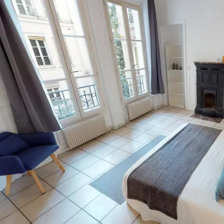 Rent this 4 bed room on 16 Boulevard de Picpus in 75012 Paris, France