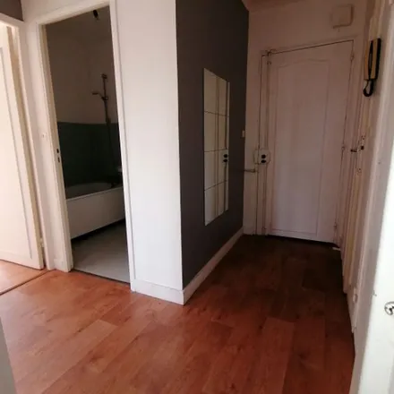 Rent this 2 bed apartment on 33 Rue des Lilas in 91330 Yerres, France