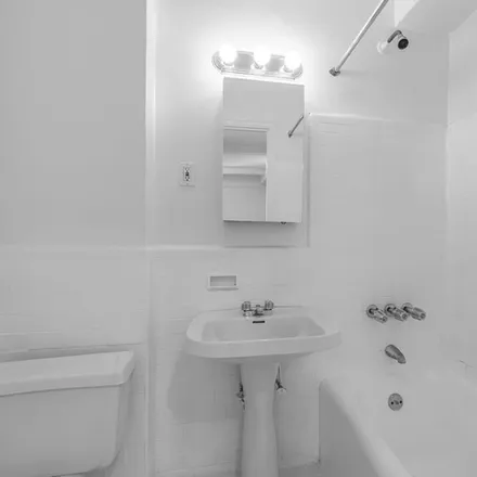 Image 3 - 270 W 72nd St, Unit 1410 - Apartment for rent