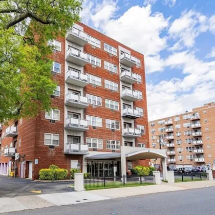 Buy this 1 bed condo on Main Street in Hackensack, NJ 07661