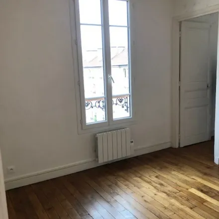 Image 5 - 4 Place Émile Cresp, 92120 Montrouge, France - Apartment for rent