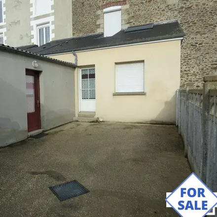 Buy this 4 bed townhouse on 7 Rue Baptiste Hyvard in 53140 Pré-en-Pail-Saint-Samson, France