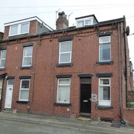 Buy this 2 bed townhouse on 18 Crosby Terrace in Leeds, LS11 9QY