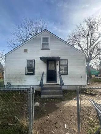 Buy this 3 bed house on 2073 East Hudson Street in Columbus, OH 43211