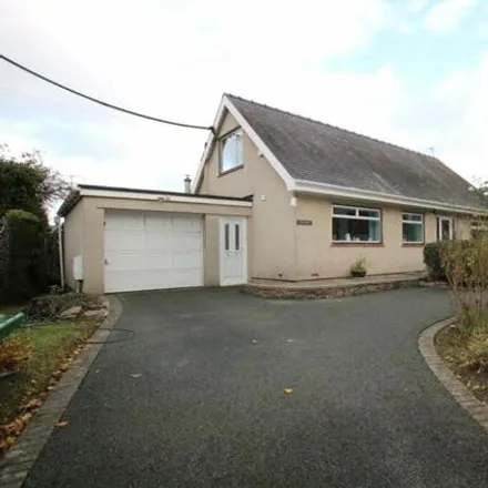 Buy this 3 bed house on unnamed road in Amlwch, LL68 9LS