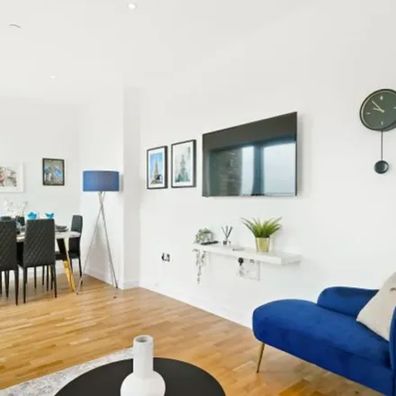 Image 5 - York Road, London, SW11 2AX, United Kingdom - Apartment for rent
