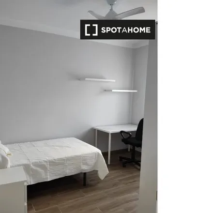 Rent this 2 bed room on Calle Lorenzo de Sepúlveda in 41012 Seville, Spain