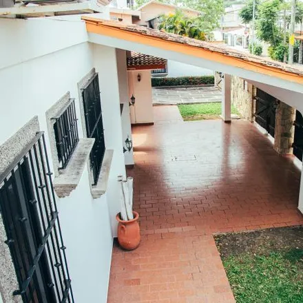 Buy this 4 bed house on Calle Río Jamapa in Fraccionamiento Jardines de Tuxpan, 92860 Túxpam