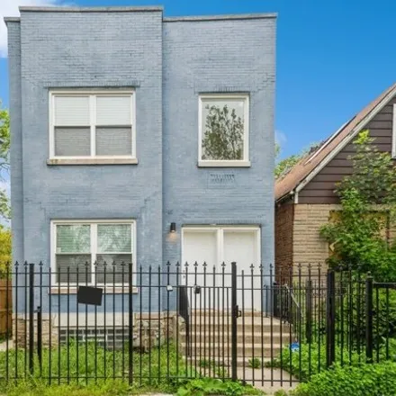 Buy this 4 bed house on 1002 North Avers Avenue in Chicago, IL 60651