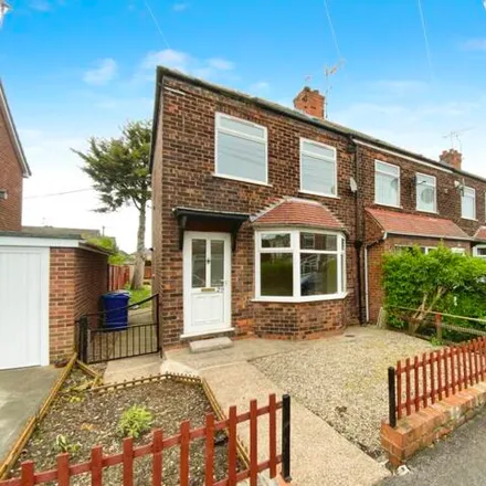 Buy this 3 bed house on Northfield Avenue in Hessle, HU13 9DS