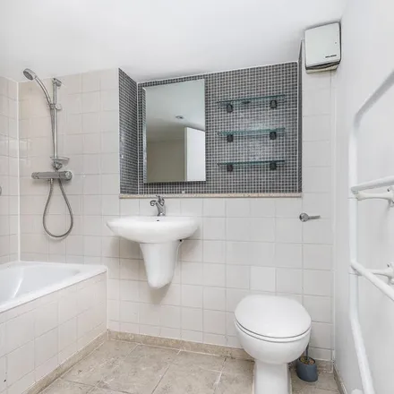 Image 5 - Chandlery House, 40 Gower's Walk, London, E1 8GL, United Kingdom - Apartment for rent