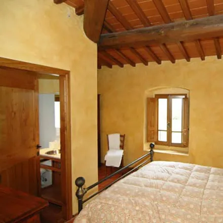 Rent this 2 bed house on Via di Pulicciano in 52026 Castelfranco di Sopra AR, Italy