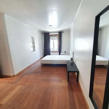 Rent this 5 bed room on Rua de Macau