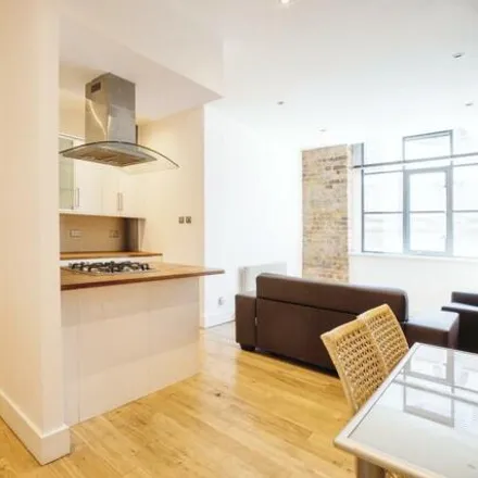 Rent this 2 bed room on Sports Hall in Thrawl Street, Spitalfields