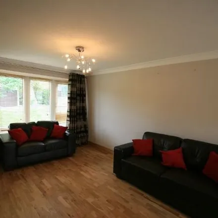 Image 3 - Stanmore Grove, Leeds, LS4 2RJ, United Kingdom - Apartment for rent