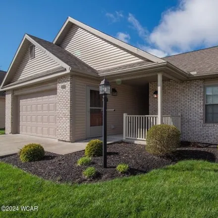 Buy this 2 bed condo on 507 Stone Bridge Boulevard in Bellefontaine, OH 43311