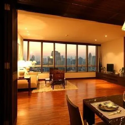Rent this 3 bed apartment on BTS ทองหล่อ (ทางออก 2/4) in Sukhumvit Road, Khlong Toei District