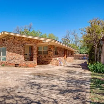 Image 2 - 2620 23rd Street, Lubbock, TX 79410, USA - House for sale