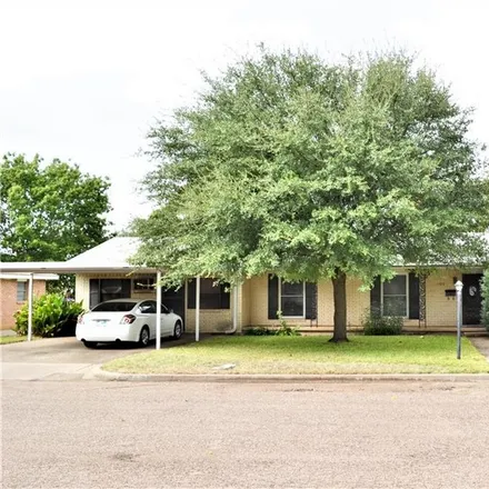 Buy this 4 bed house on 1103 West 3A Street in McGregor, TX 76657