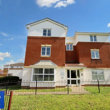 Rent this 2 bed apartment on unnamed road in London, RM12 4DR